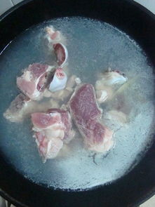 东莞食材配送​中心谈谈，哪些人不适合喝猪筒骨汤？